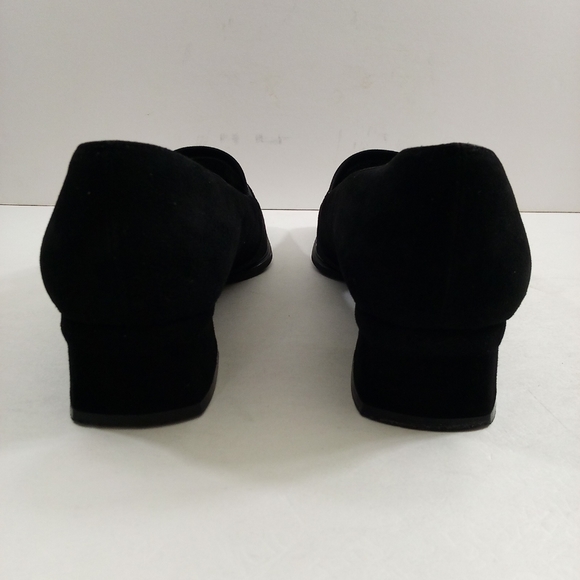 Stuart Weitzman Women 8.5 Black Suede Spanish Pumps - Picture 4 of 8